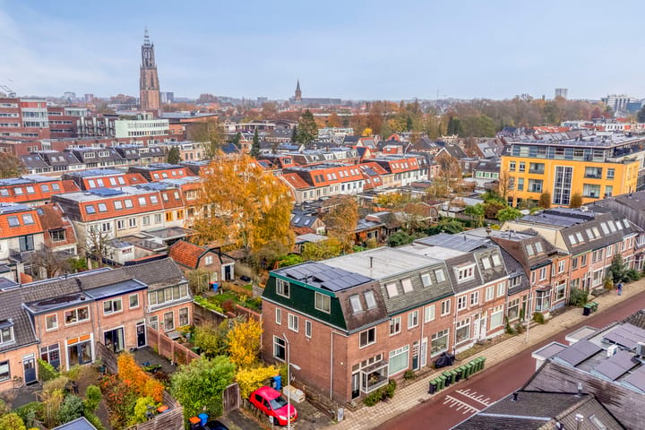 Eengezinswoning, eindwoning Bisschopsweg 52 Amersfoort