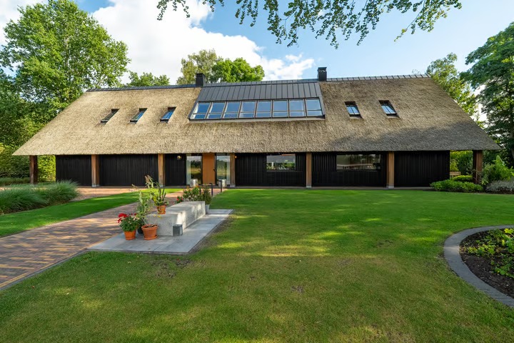 Vrijstaande woning Dorpsstraat 28 in Zuidlaarderveen