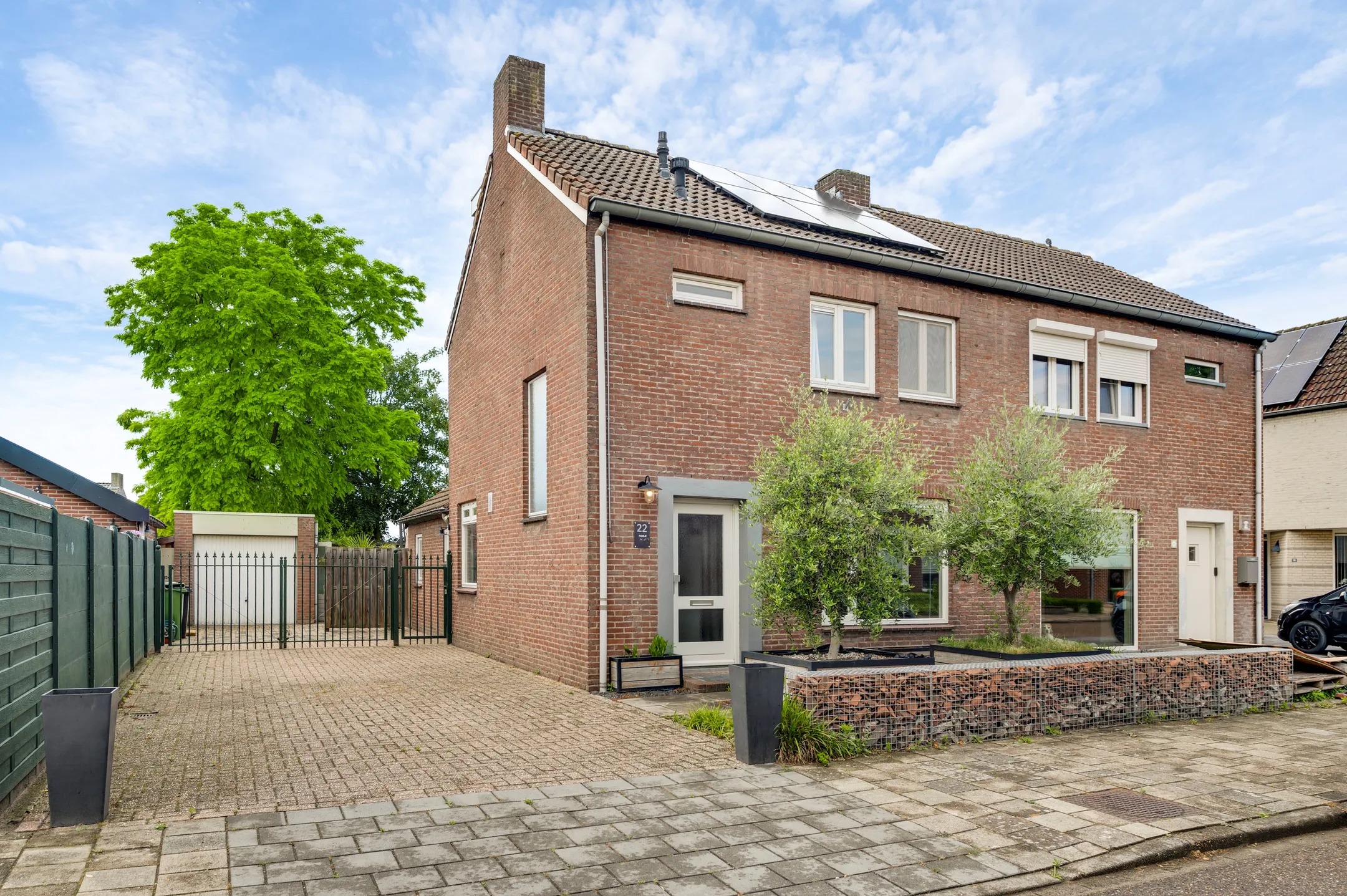 2-onder-1-kapwoning Burg. van Udenstraat 22 in Nederweert
