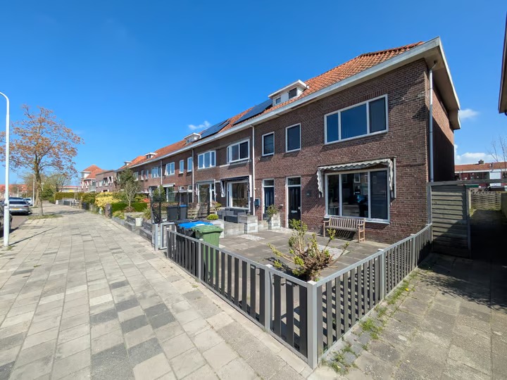 Hoekwoning Johan Willem Frisostraat 43 in Sneek
