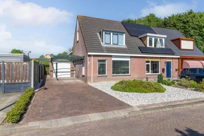 Hoekwoning dokter M. Rijkenhof 5 in Marknesse