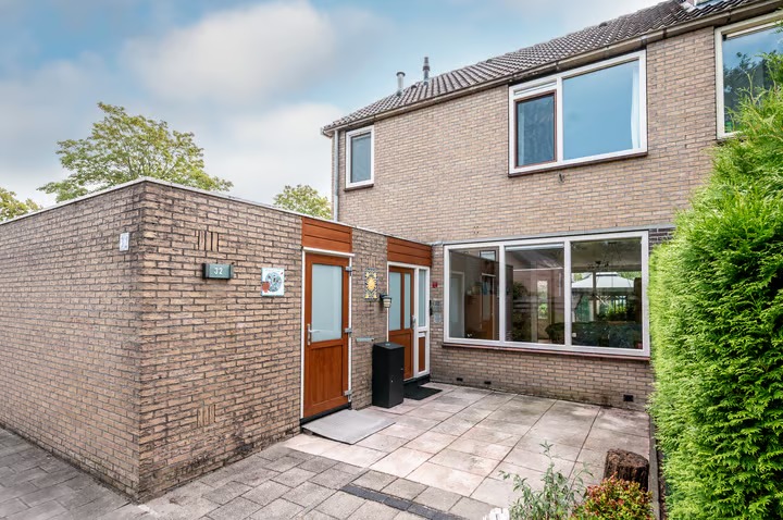 Hoekwoning Wijngaard 32 in Lelystad