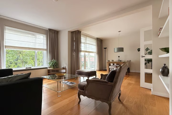 Portiekflat Daal en Bergselaan 14 in Den Haag