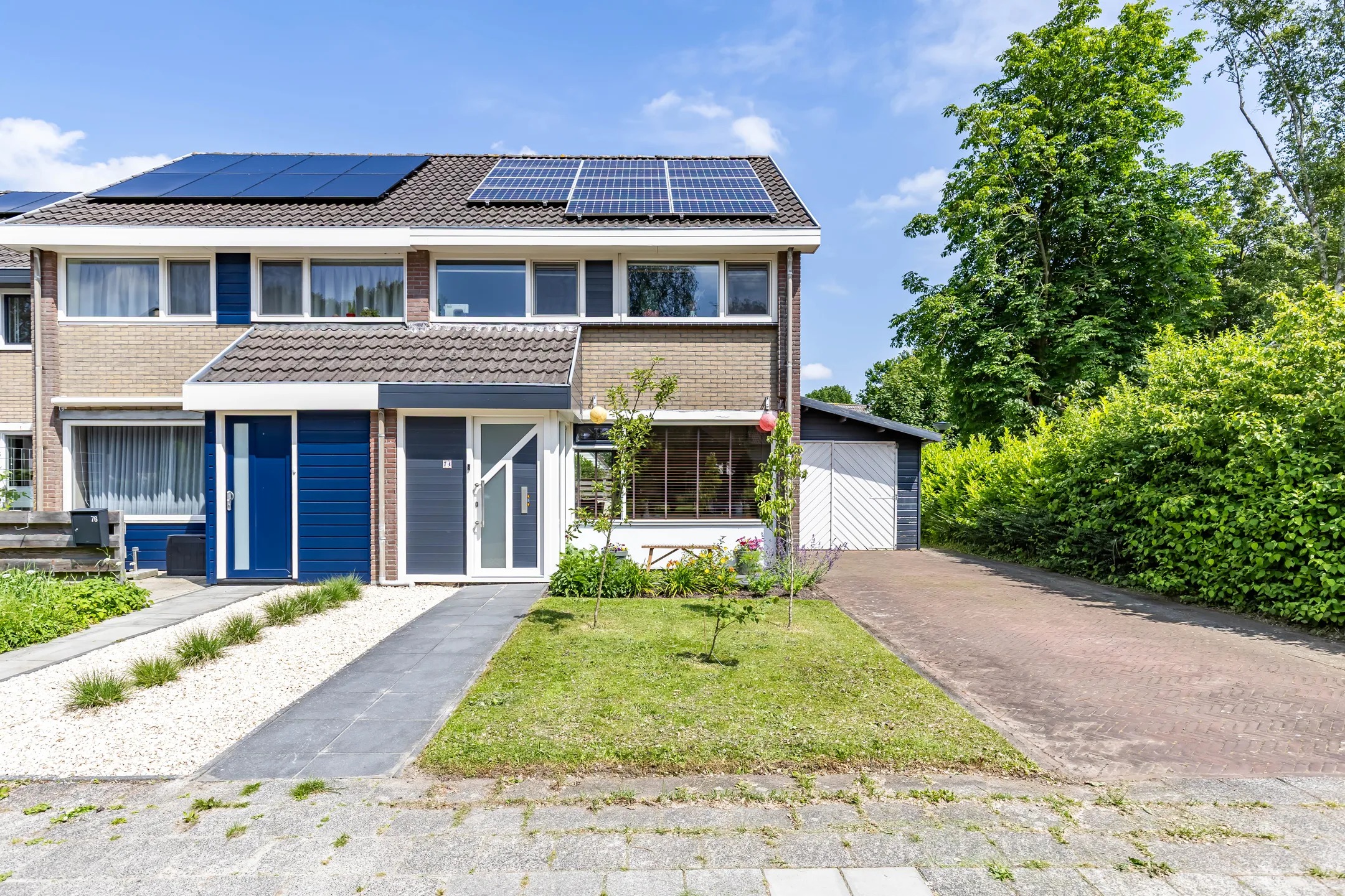 Hoekwoning De Yp 74 in Burgum