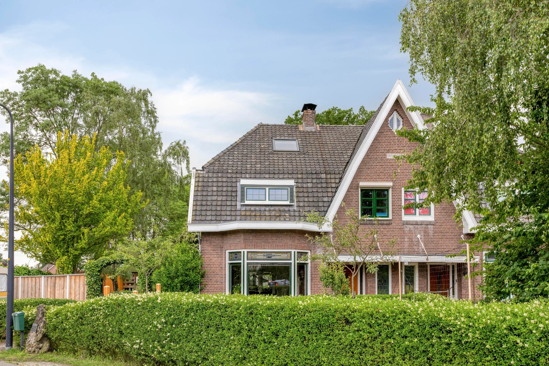 2-onder-1-kapwoning Burgemeester Stroinkstraat 285 in Enschede