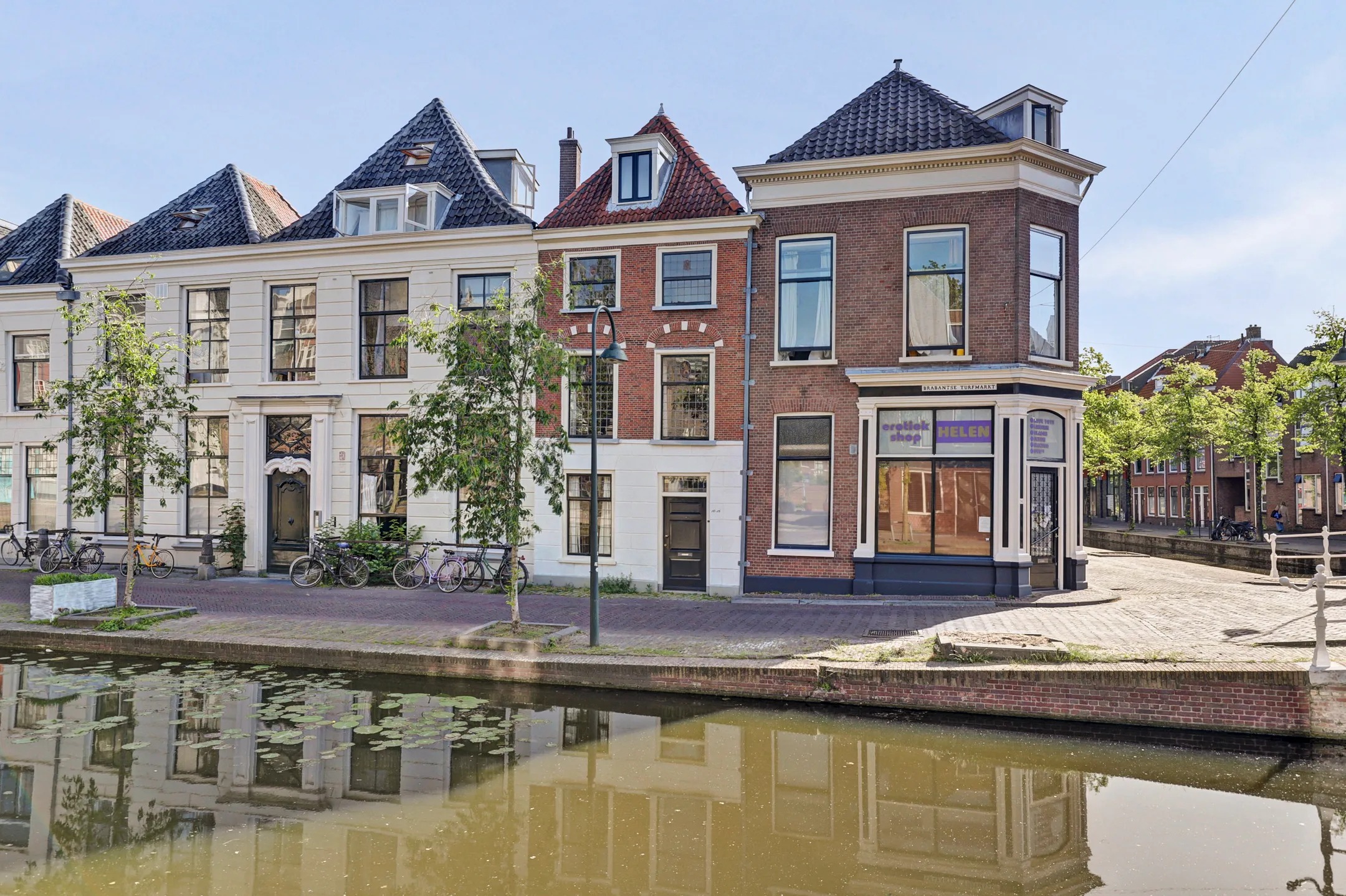 Tussenwoning Brabantse Turfmarkt 16 in Delft