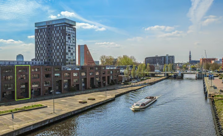 Tussenwoning (split-level woning) Eemskanaal 43 Groningen