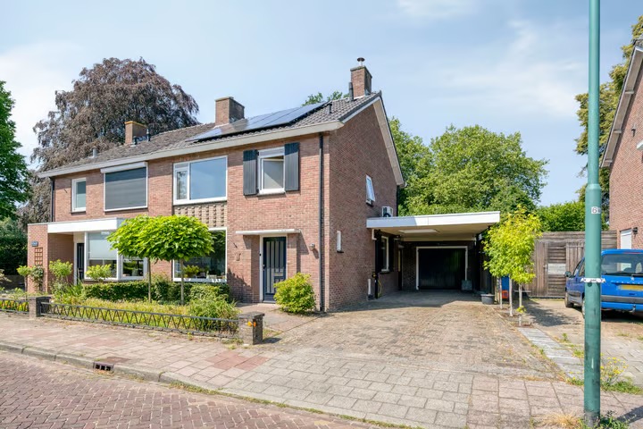 2-onder-1-kapwoning Broekweg 9 in Veldhoven