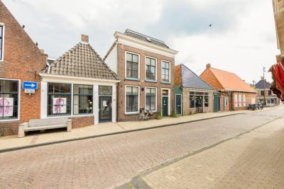 Tussenwoning Kerkstraat 6 in Makkum