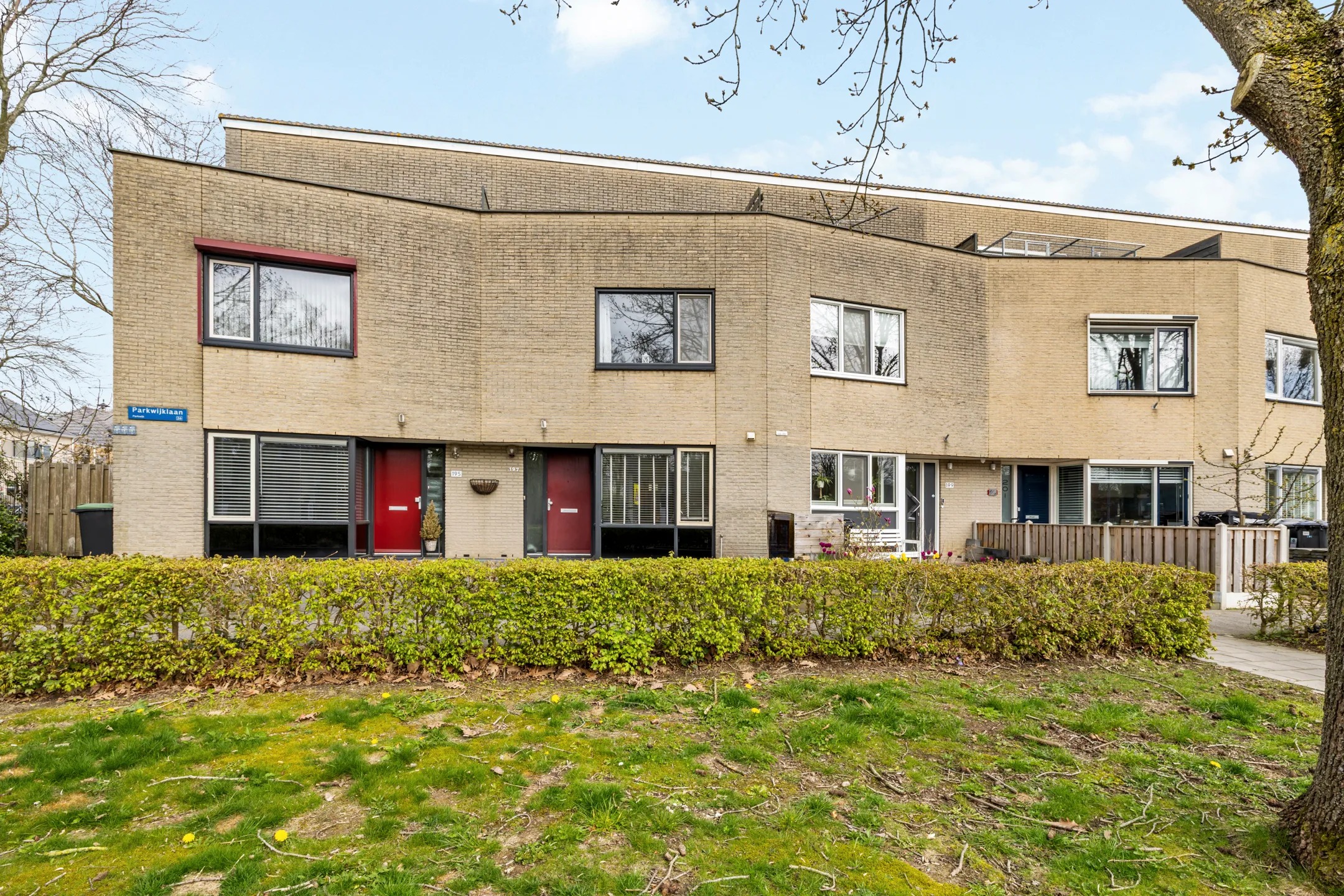 Tussenwoning Parkwijklaan 197 in Almere