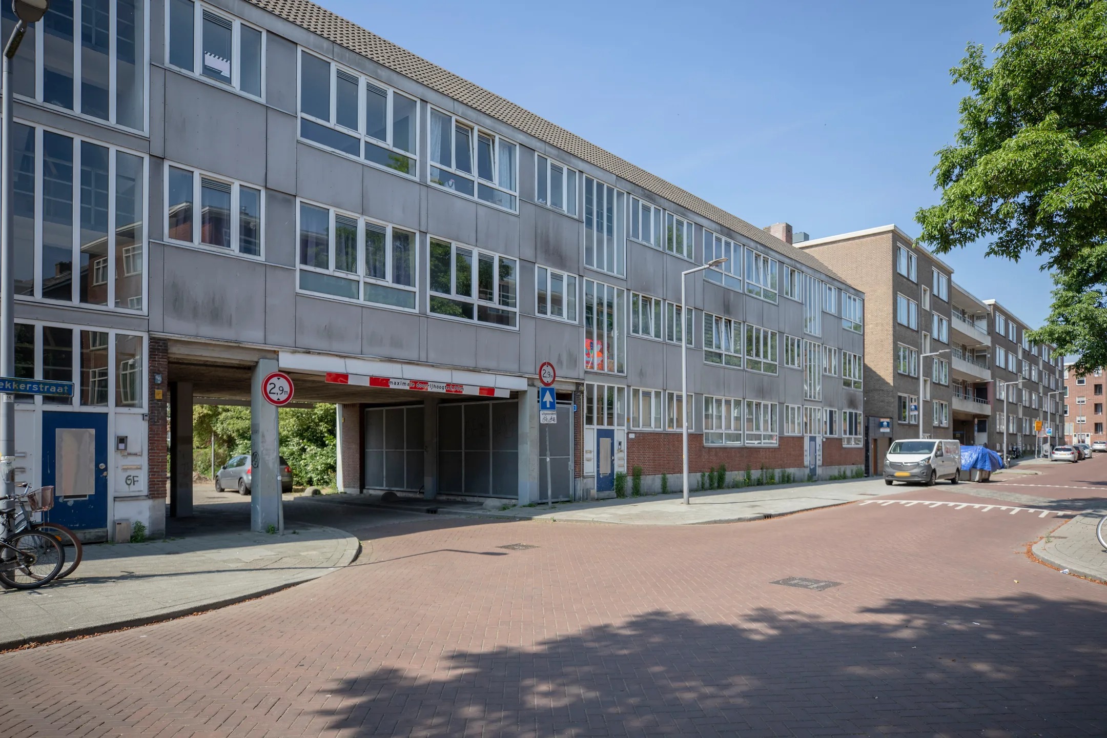 Portiekflat Frans Bekkerstraat 78 B in Rotterdam