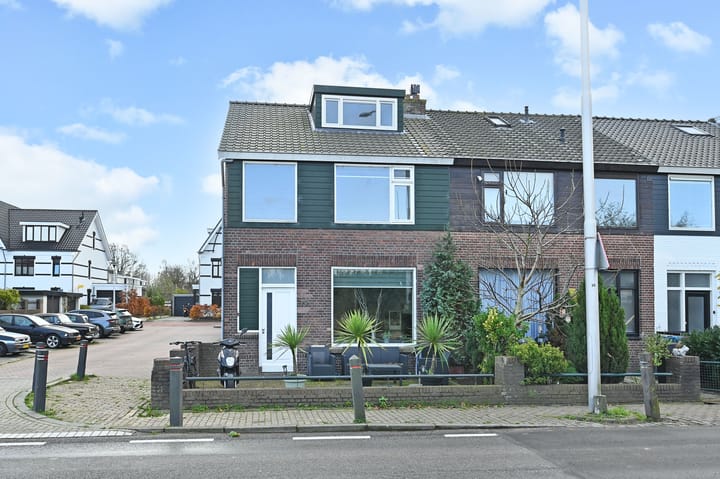 Hoekwoning Delftsestraatweg 79 in Delfgauw