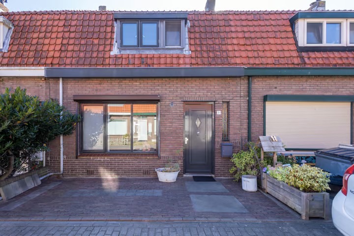 Tussenwoning Dahliastraat 9 in Terneuzen