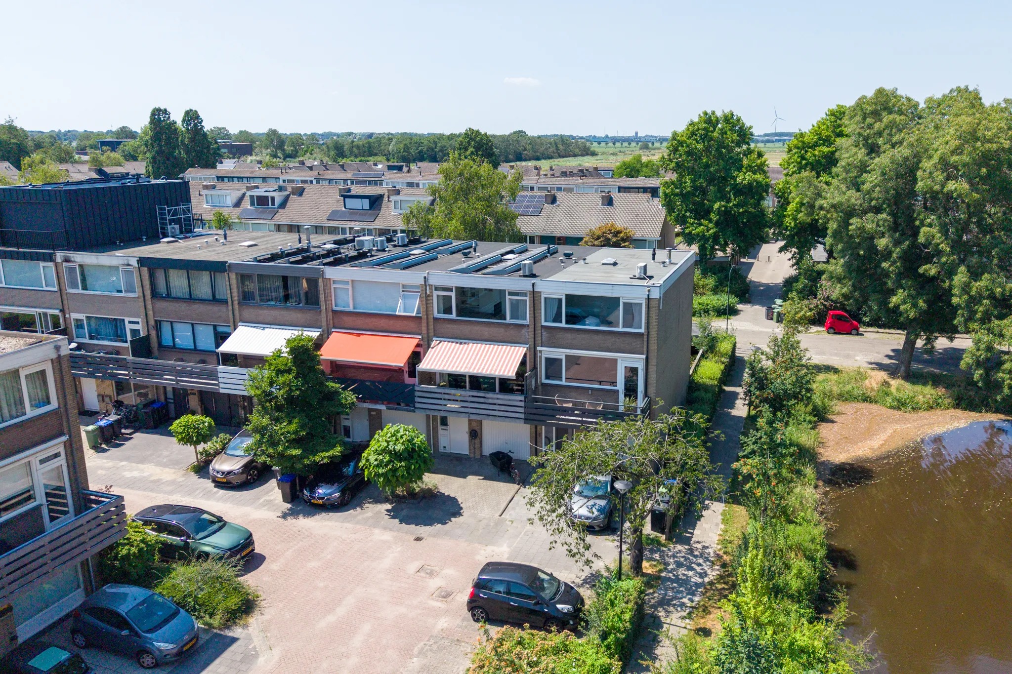 Tussenwoning (drive-in woning) Scholeksterlaan 110 in Vinkeveen