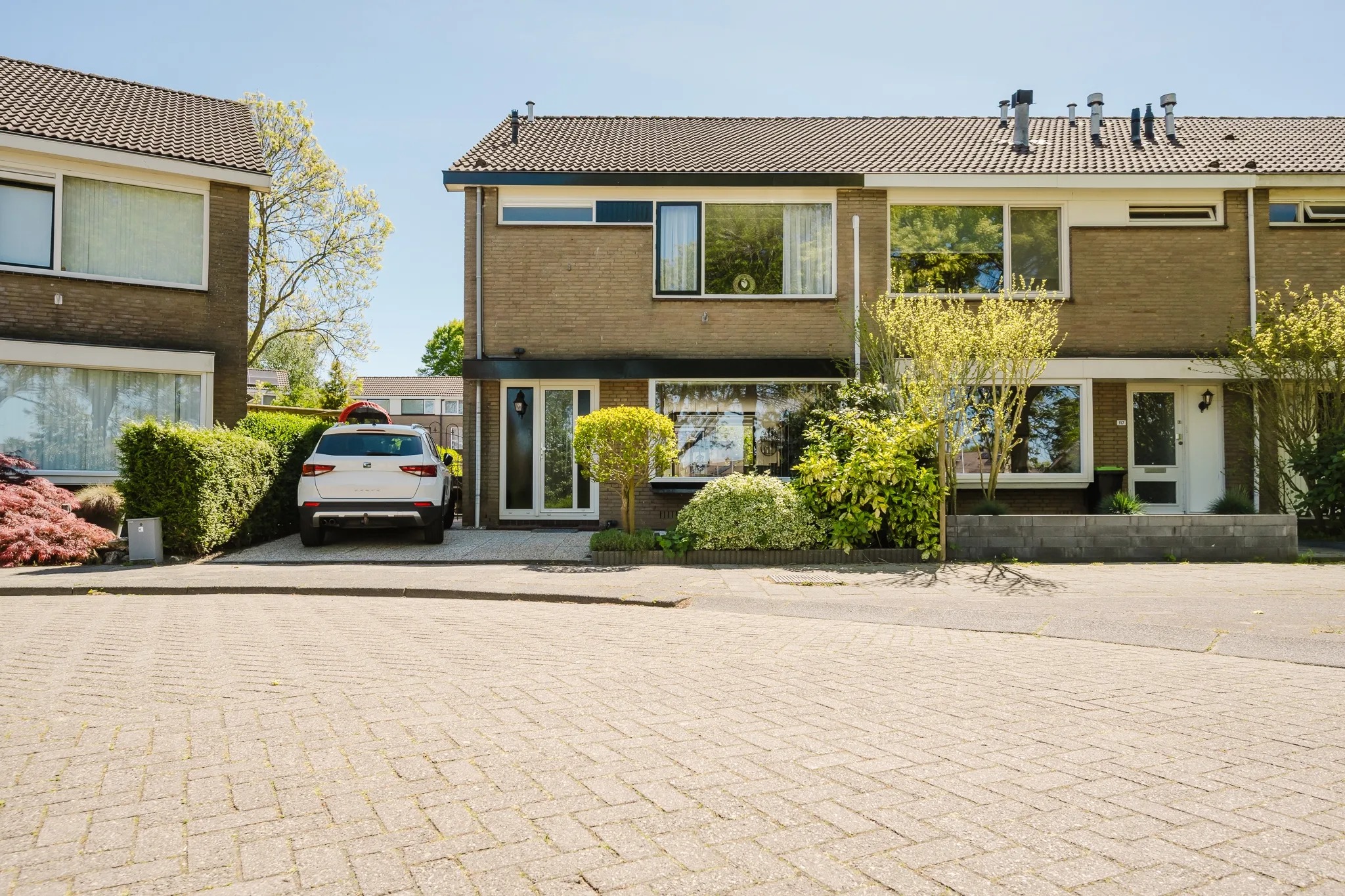 Hoekwoning Salamanderveen 119 in Spijkenisse