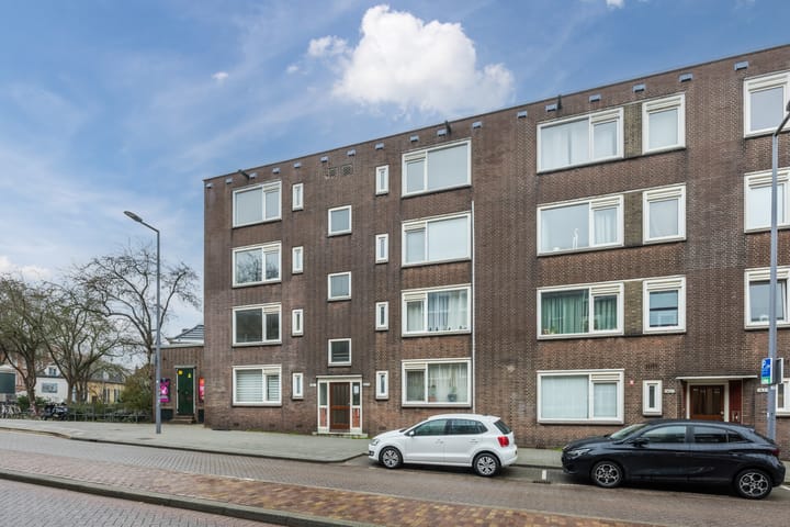 Portiekflat Frans Bekkerstraat 147 D in Rotterdam