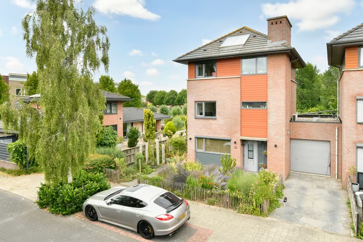 Halfvrijstaande woning John Raedeckerhof 14 in Hoorn