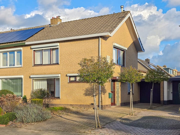 2-onder-1-kapwoning Sint Augustinusstraat 8 in Elsloo