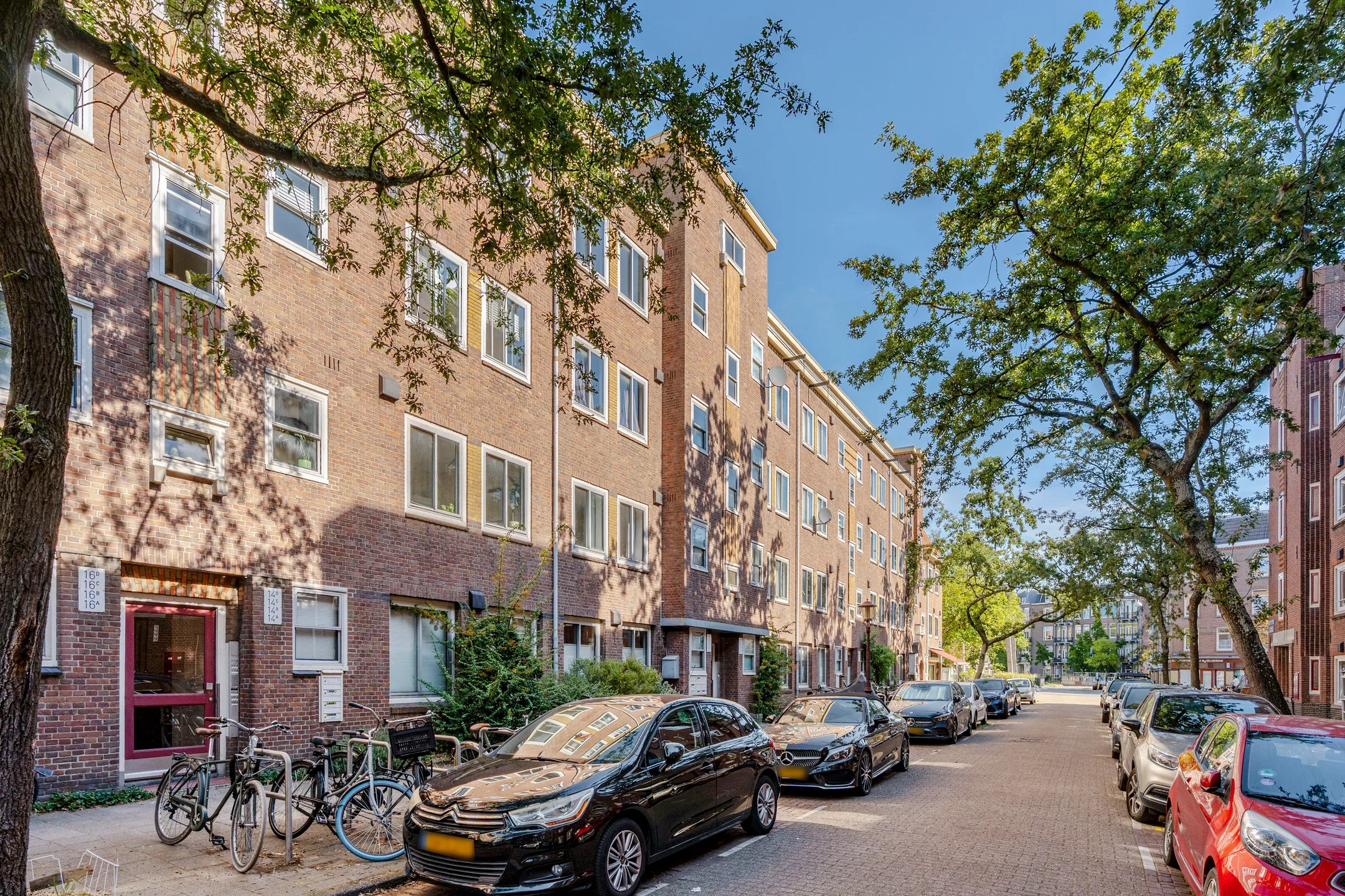 Bovenwoning Albert Luthulistraat 12 D in Amsterdam