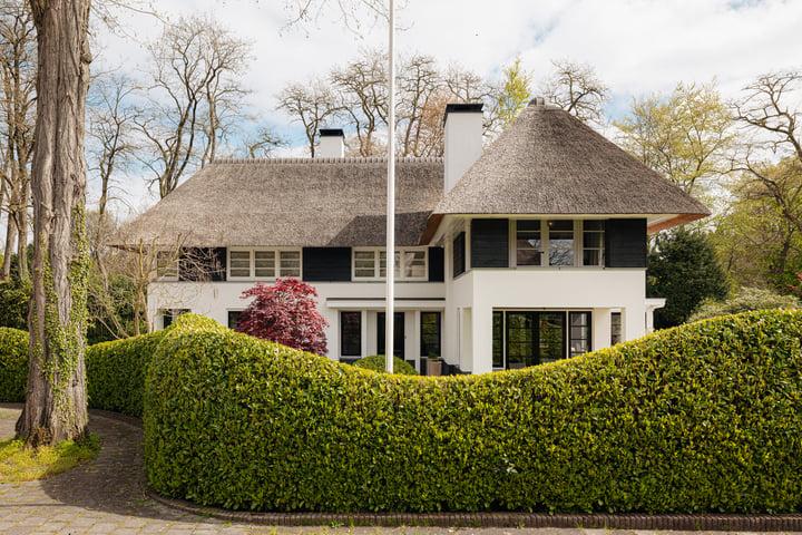 Villa, vrijstaande woning Jacob Obrechtlaan 32 Bussum