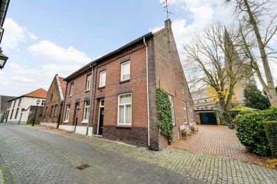 Eengezinswoning, halfvrijstaande woning Steenweg 27 in Wessem