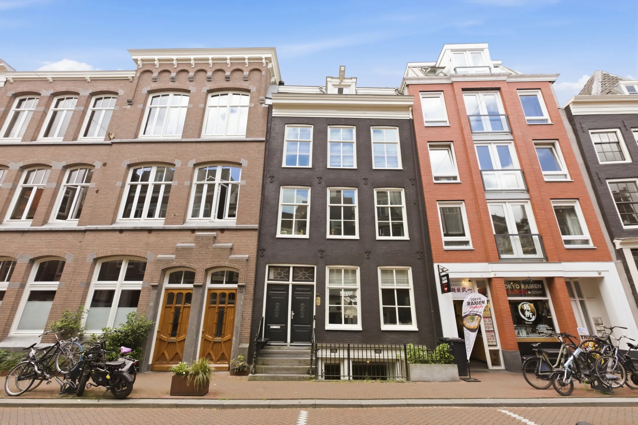 Dubbel benedenhuis Kerkstraat 150 A in Amsterdam