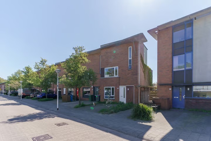 Hoekwoning Raad van Europalaan 76 in Delft
