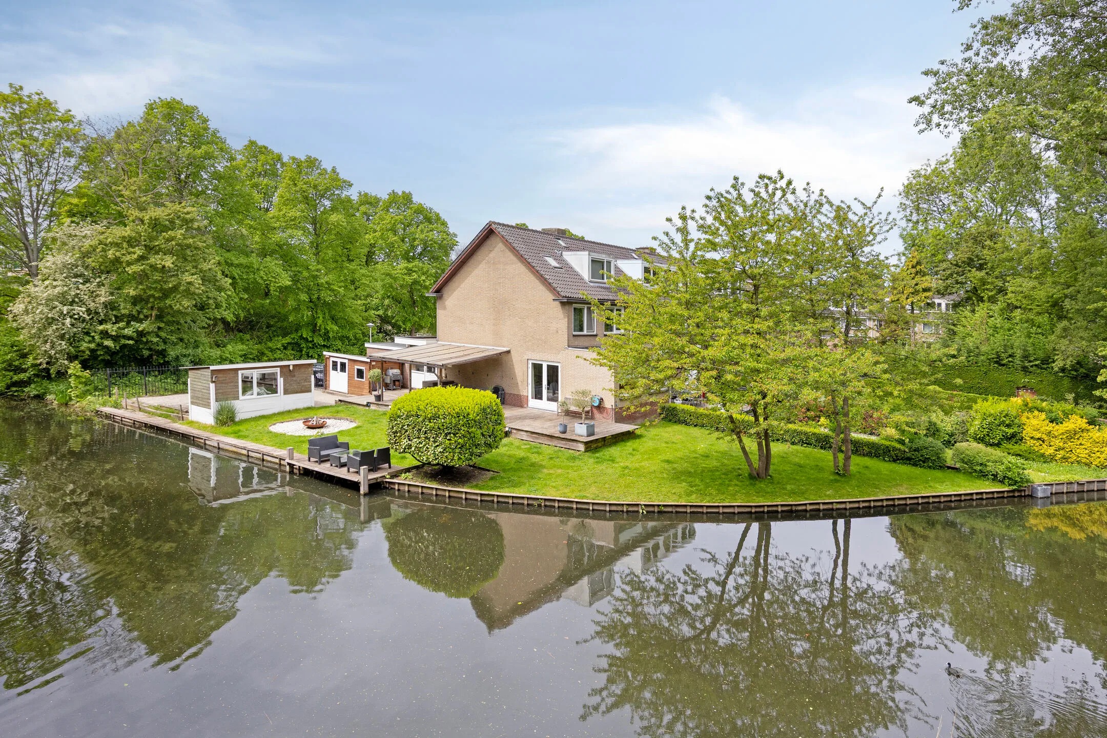 Hoekwoning Rooseveltlaan 2 in Delft