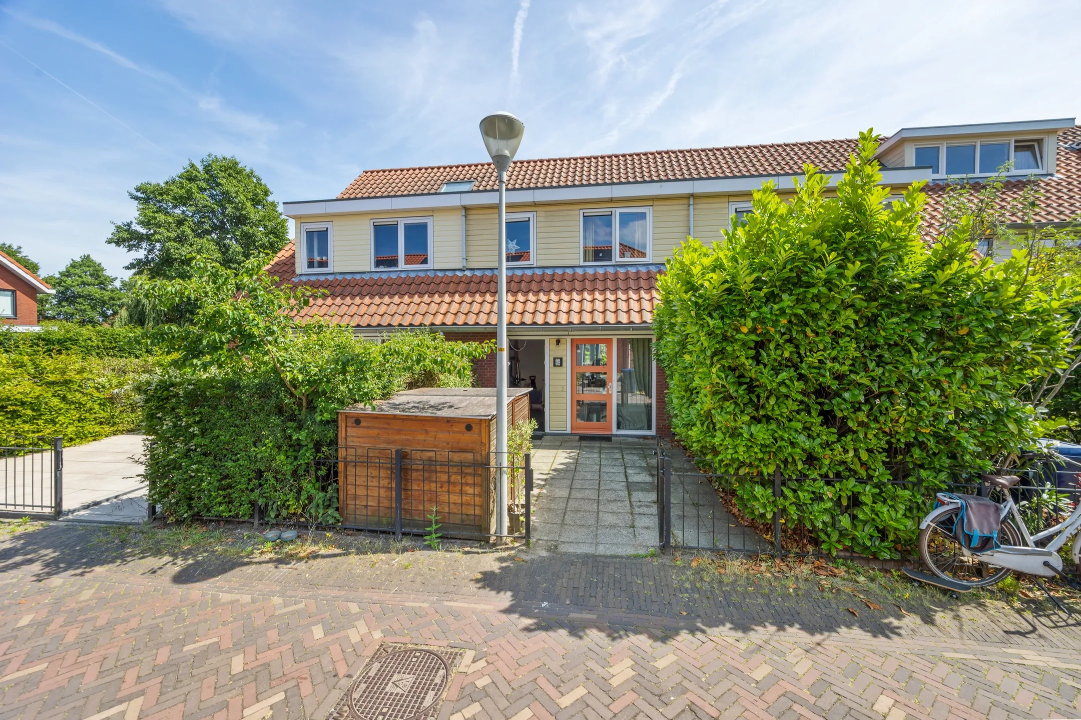 Tussenwoning Blauw Glidkruid 42 in Den Haag