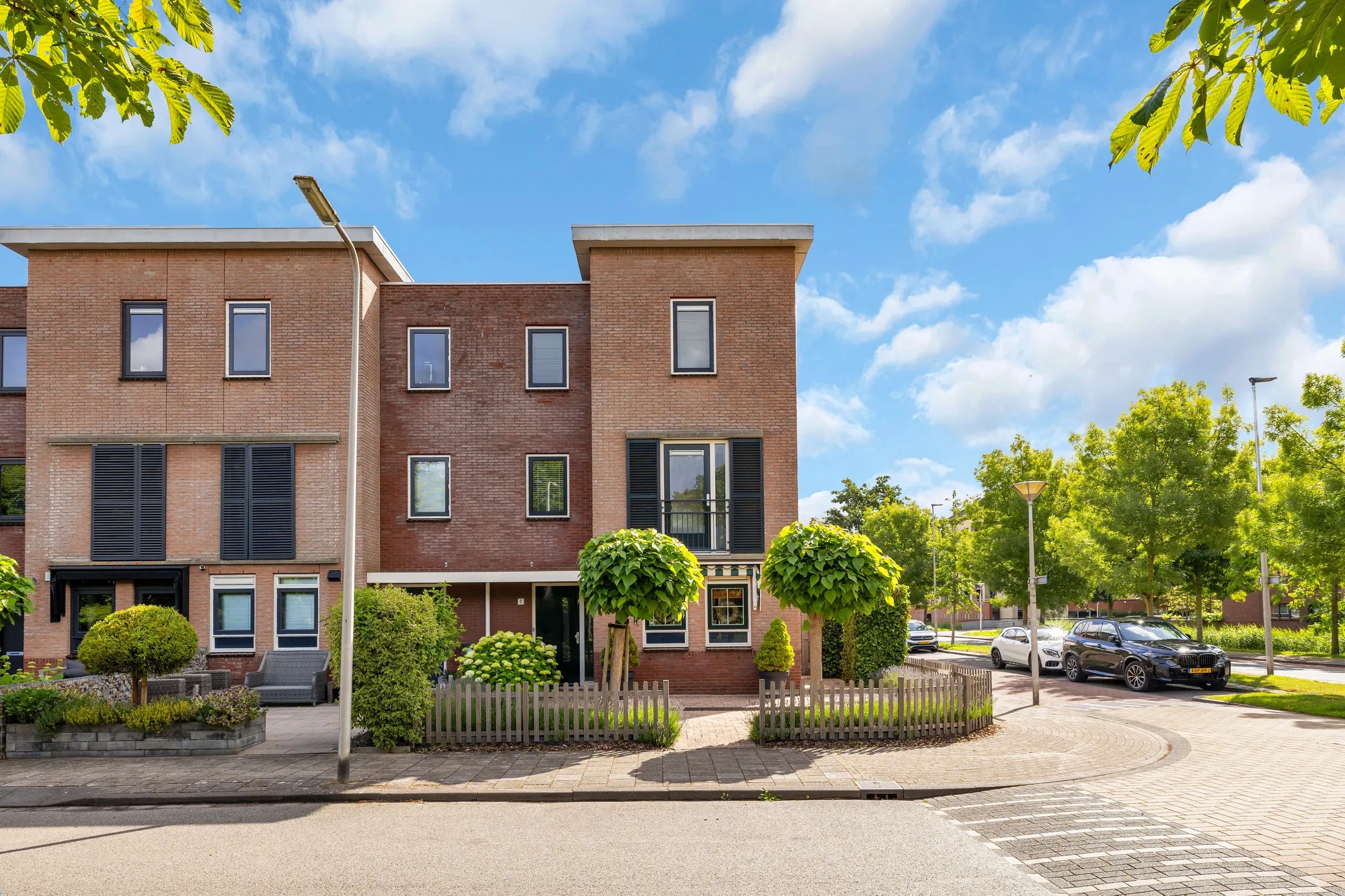 Hoekwoning Rooseveltlaan 1 in Hellevoetsluis