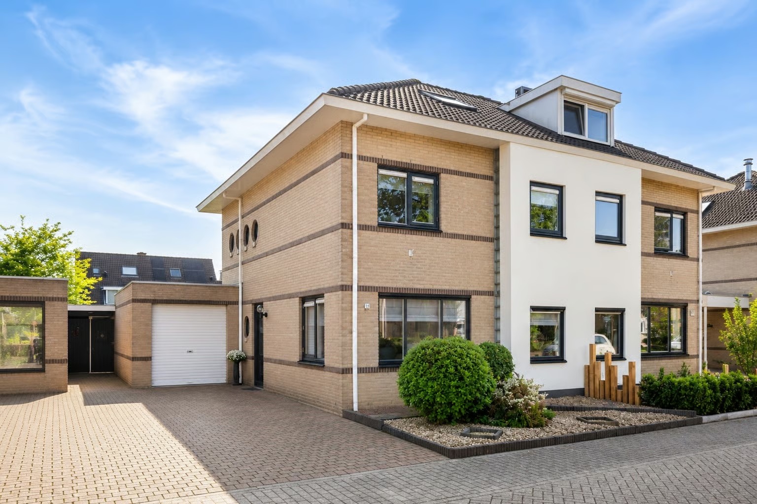 2-onder-1-kapwoning Burgemeester de Kortesingel 32 in Scherpenzeel