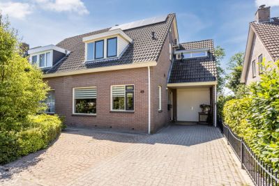 Eengezinswoning, 2-onder-1-kapwoning Haagwinde 22 in Nieuwleusen
