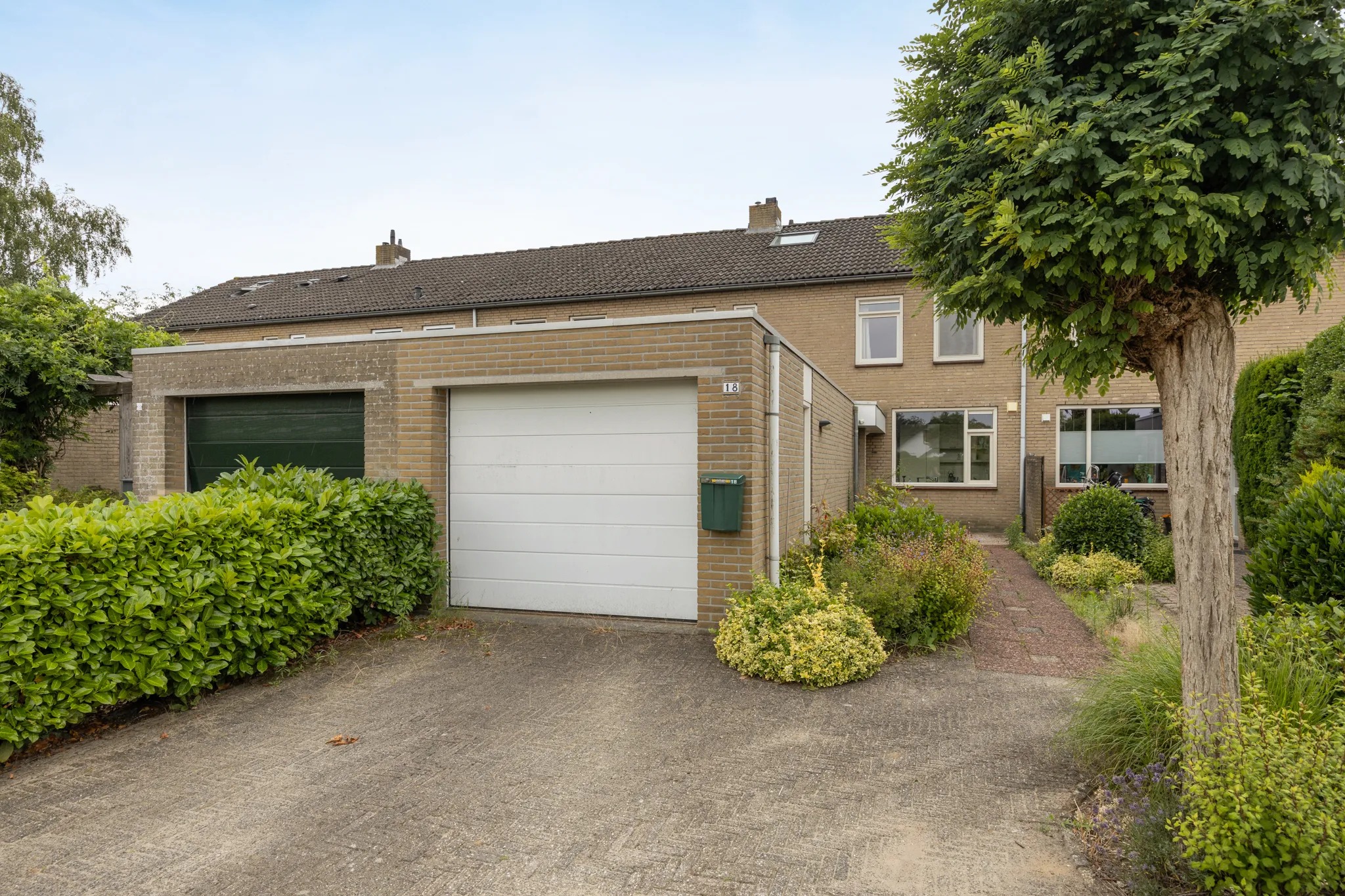 Tussenwoning Elisabethpark 18 in Hoeven
