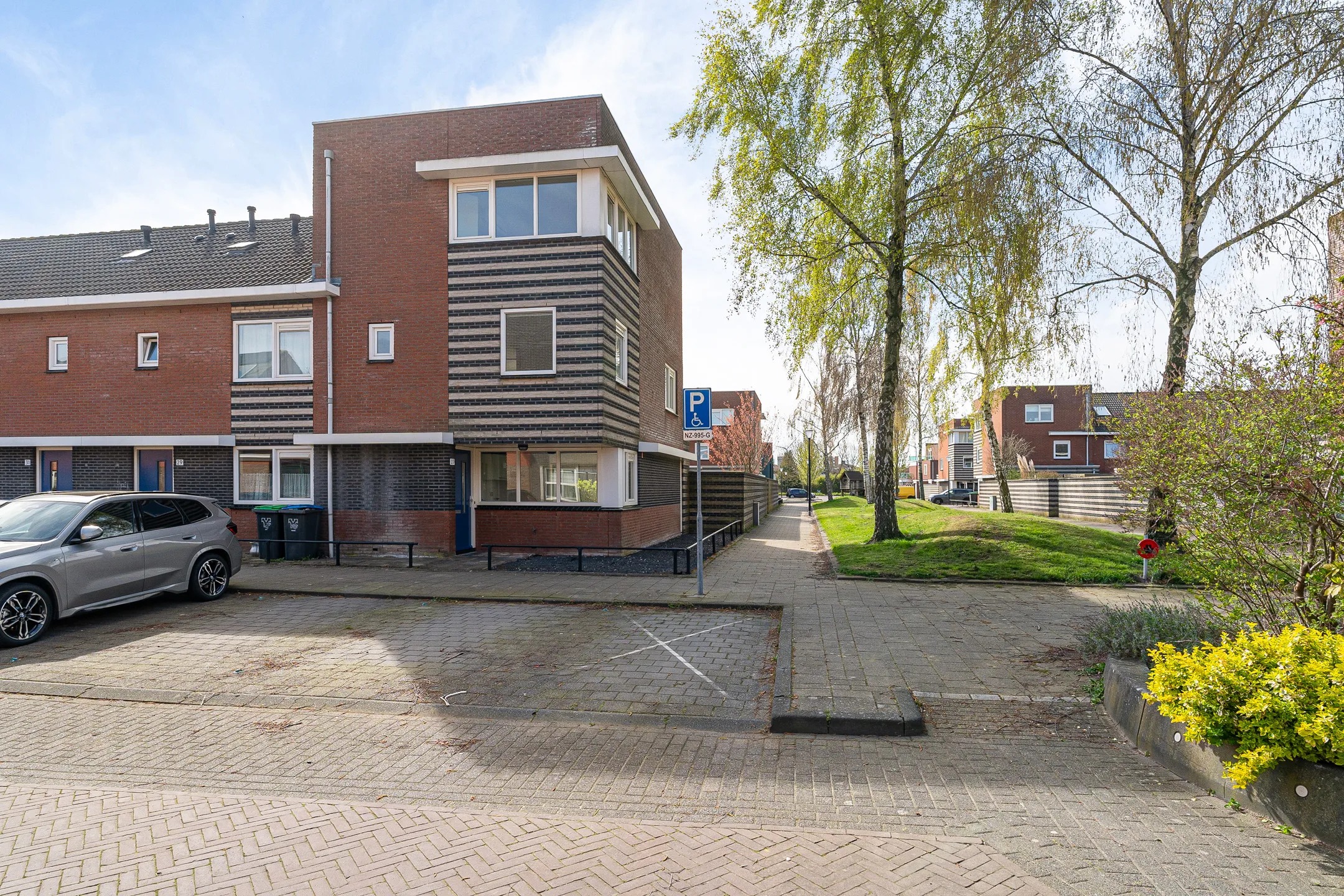 Hoekwoning IJsselmeer 27 in Barendrecht
