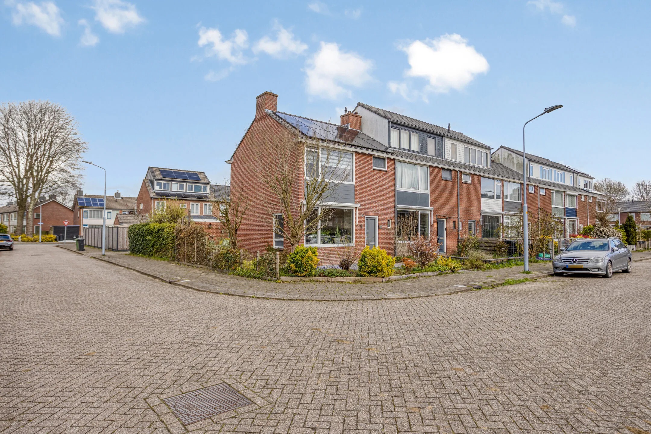 Hoekwoning Zeilhof 25 in Rijsenhout