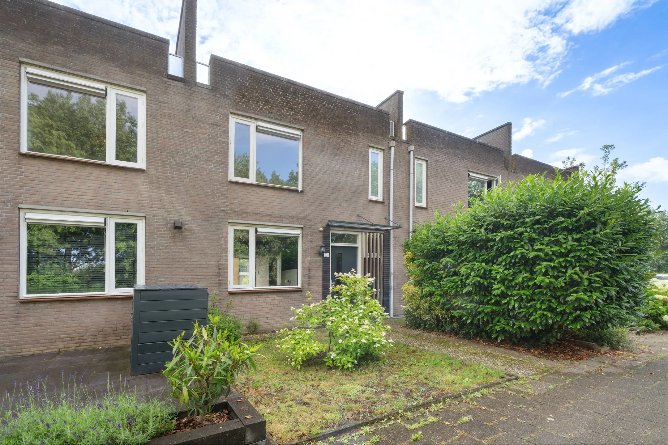 Tussenwoning Ambachtenlaan 131 in Breda