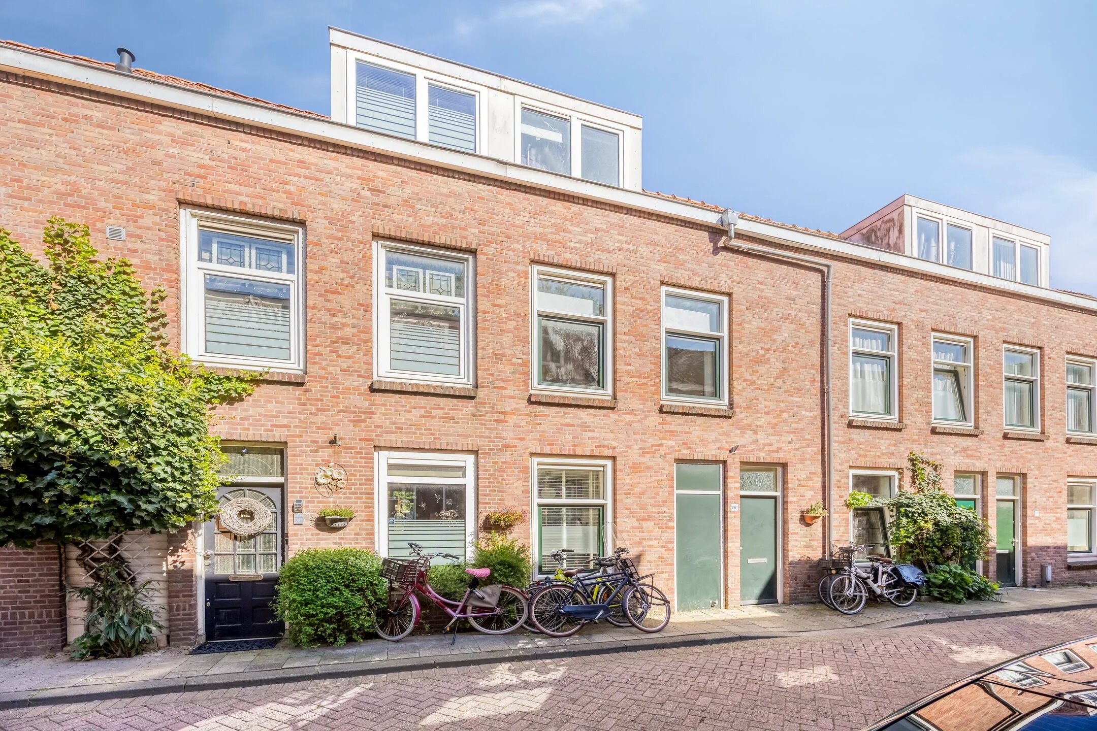 Tussenwoning Narcissenstraat 76 A in Rotterdam