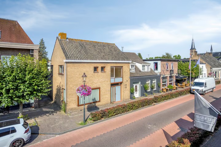 Halfvrijstaande woning Hoofdstraat 24 in Terheijden