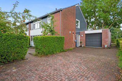 2-onder-1-kapwoning Akeleistraat 4 in Wagenborgen