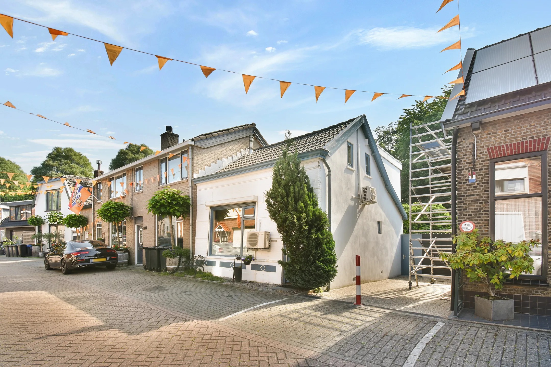 Hoekwoning (dijkwoning) Noorder Kerkedijk 27 in Rotterdam