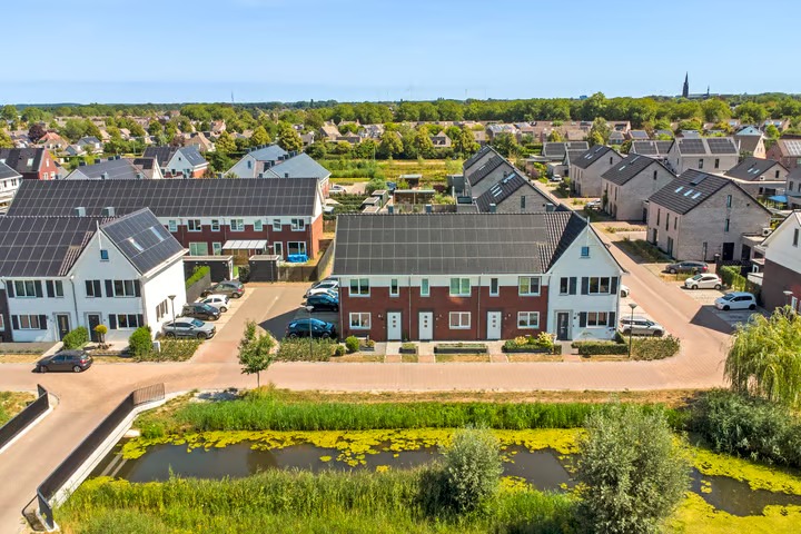 Hoekwoning Rozemarijn 14 in Vlijmen