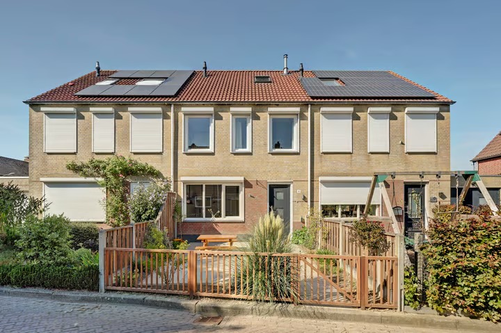 Tussenwoning Clausstraat 4 in Waarde
