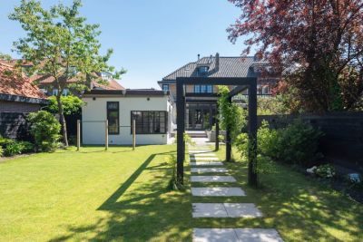 Villa Rijnegomlaan 21 in Aerdenhout