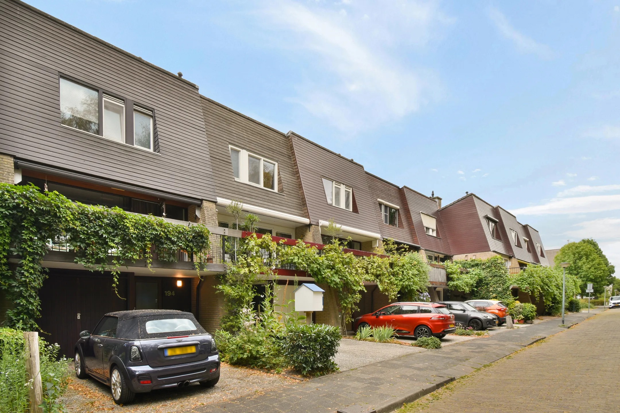 Tussenwoning (split-level woning) Curaçaolaan 192 in Vlaardingen
