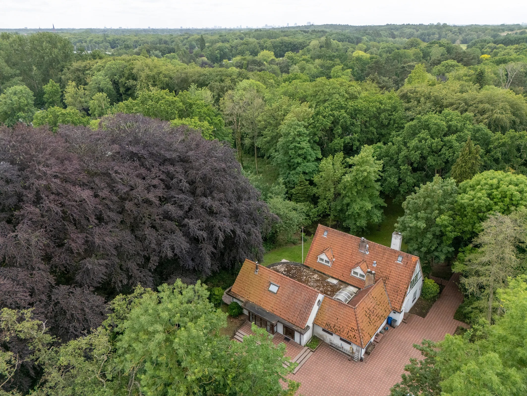 Vrijstaande woning Van Bronckhorstlaan 12 in Wassenaar