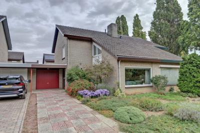 Eengezinswoning, geschakelde 2-onder-1-kapwoning Fokkerstraat 29 in Roermond