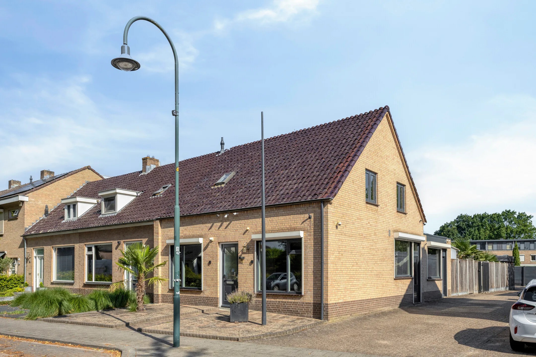 Hoekwoning (semi-bungalow) Slegersstraat 24 in Helmond