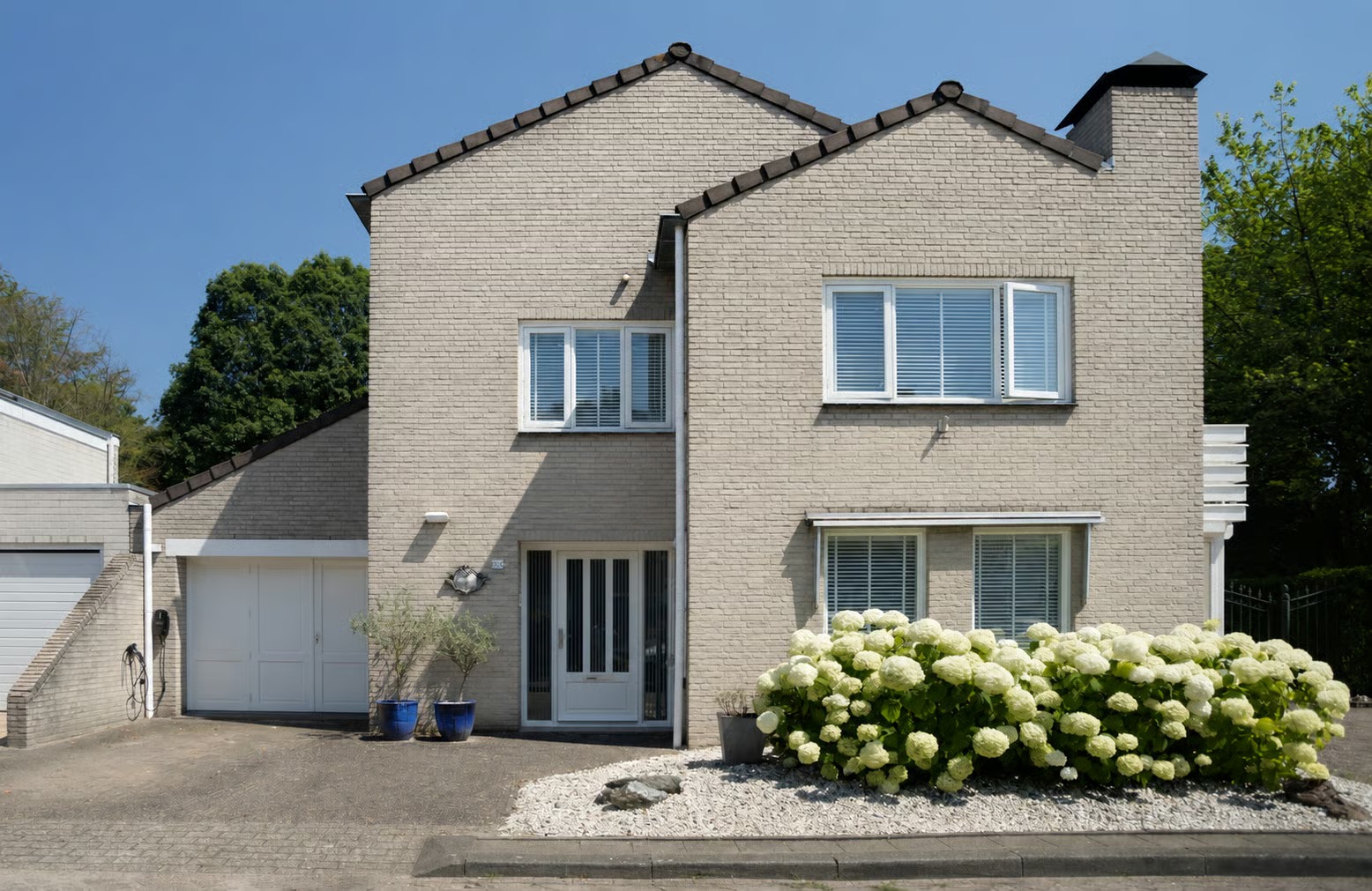 Halfvrijstaande woning Lennondreef 20 in Tilburg