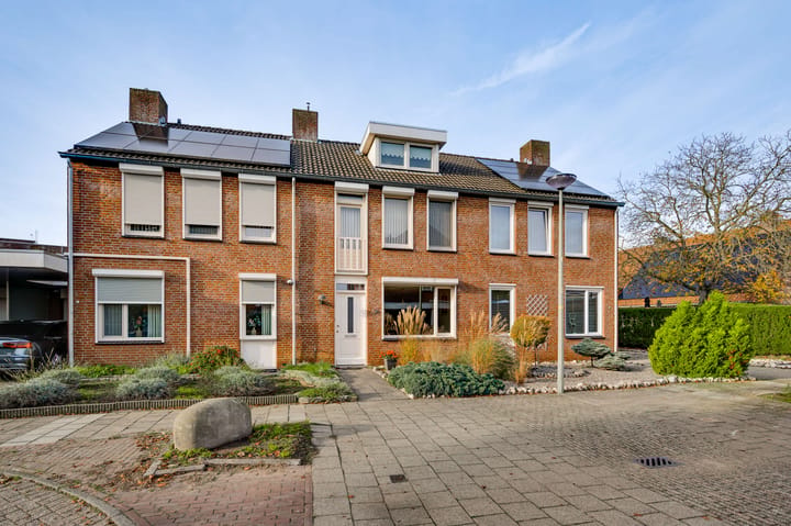 Tussenwoning Raetsenhof 4 in Heythuysen