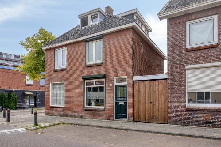2-onder-1-kapwoning Velveweg 168 in Enschede